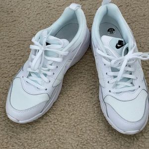 Like new white Nike Pegasus '92 Lite size 5.5Y/W7